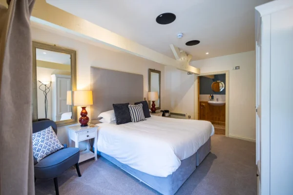 Brace of pheasants inn Somerset Dorset Countryside UK - garden room interior